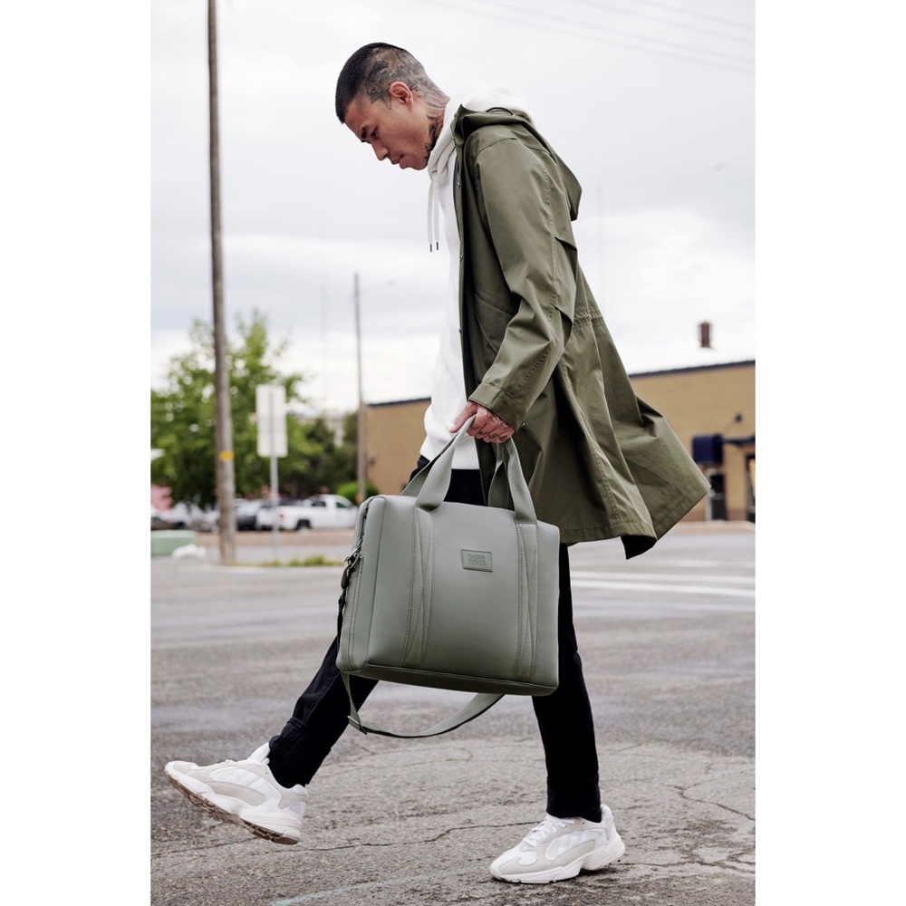 Dange Dober Weston Sage, Mideum